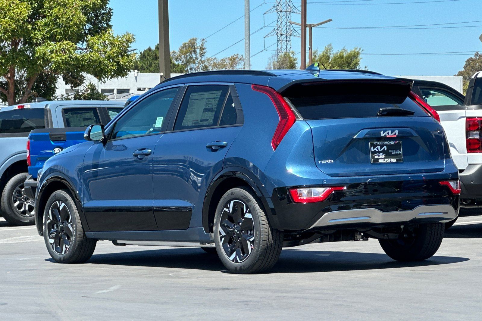 View vehicle photo 6