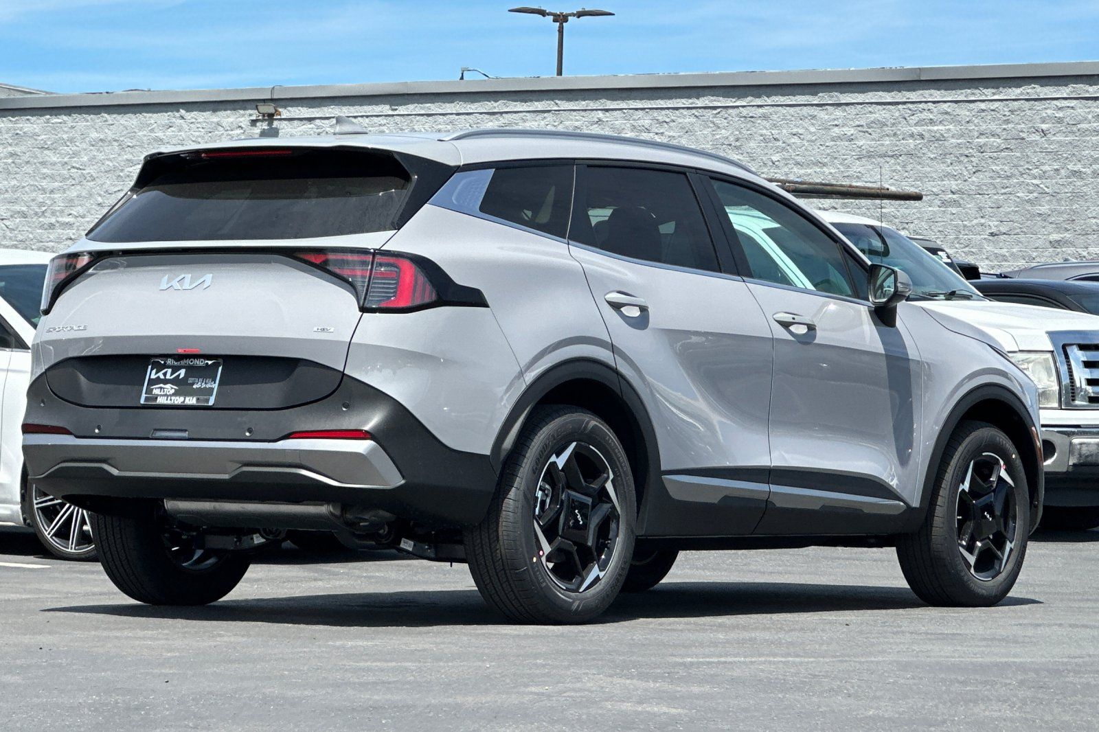 View vehicle photo 4