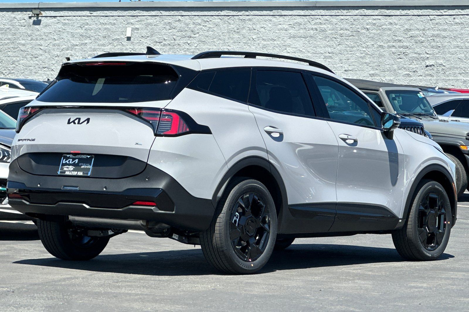 View vehicle photo 4