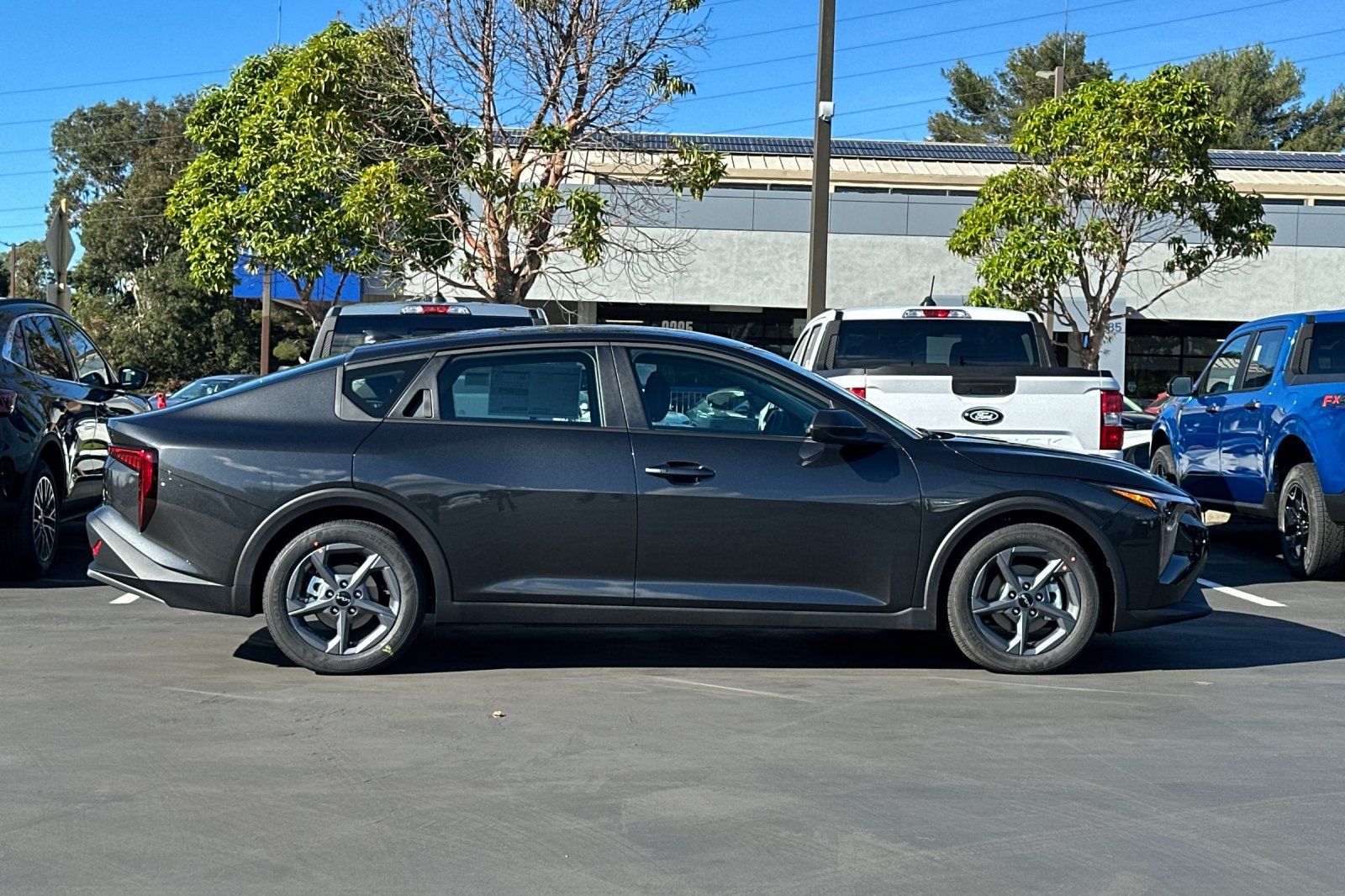2025 Kia K4 LXS photo 3
