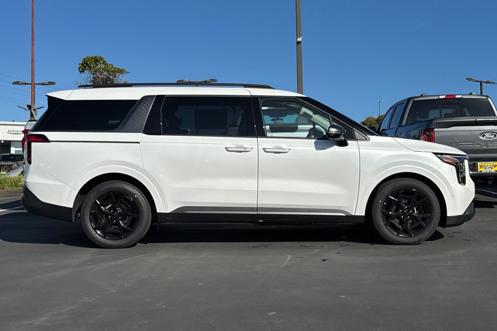 2026 Kia Carnival SX Prestige photo 3