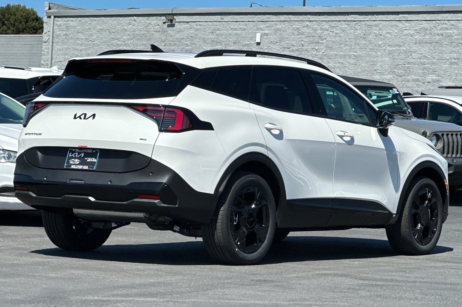 View vehicle photo 4