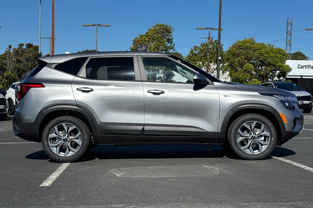 New 2026 Kia Seltos LX SUV