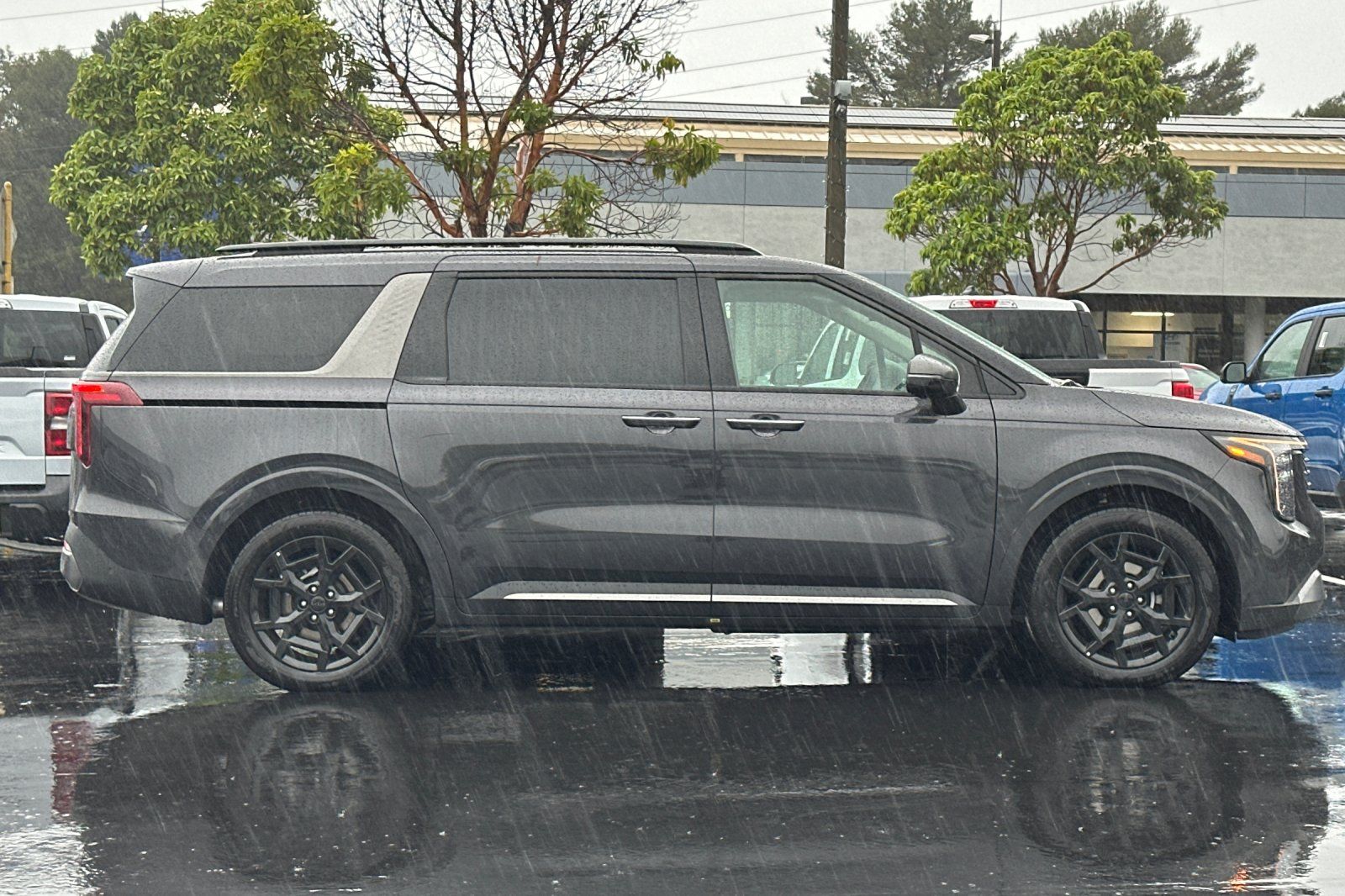 2026 Kia Carnival SX Prestige photo 3