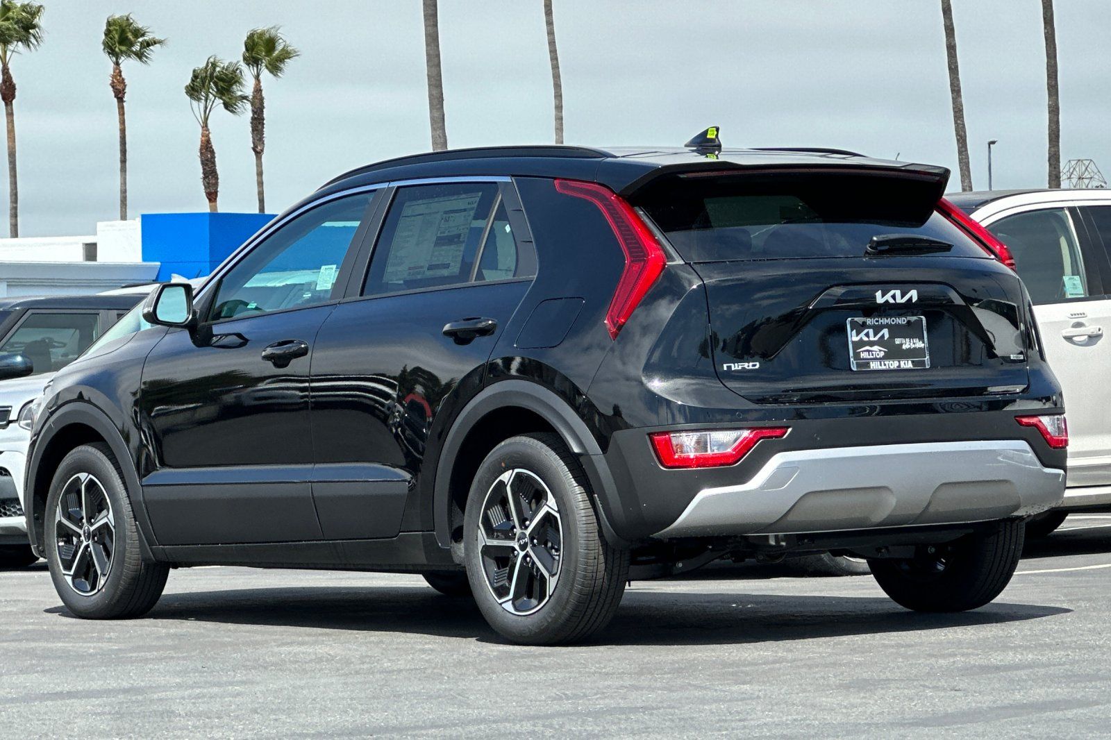View vehicle photo 6