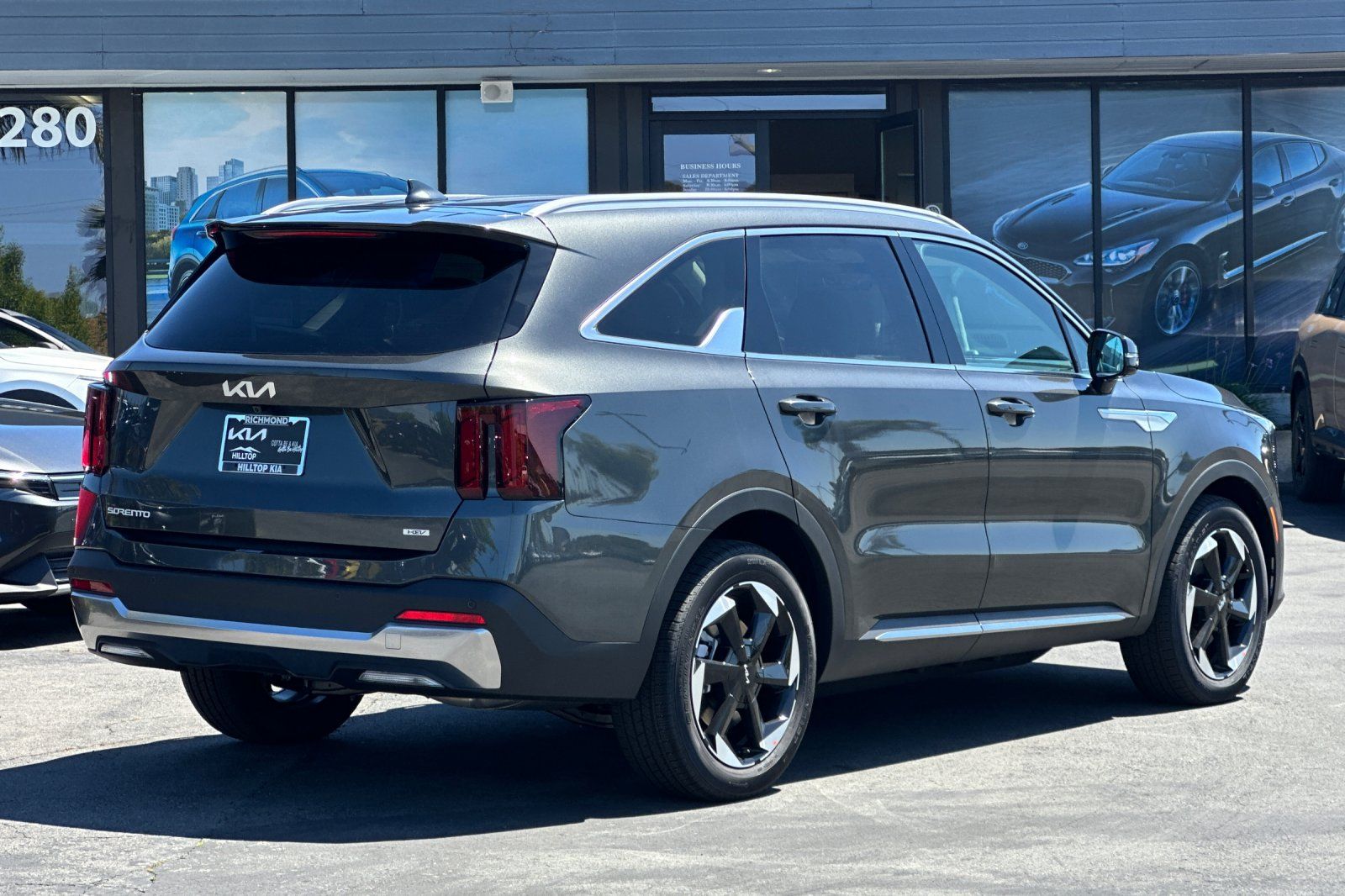 View vehicle photo 4