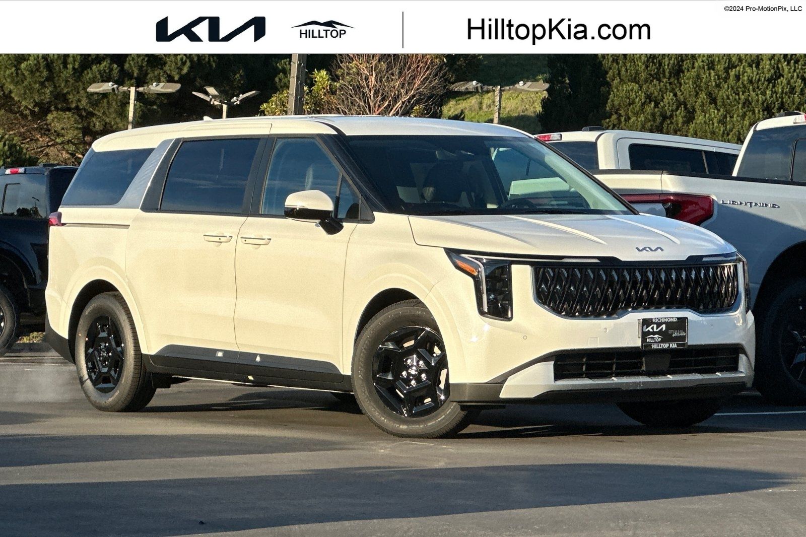 2026 Kia Carnival LXS's photo