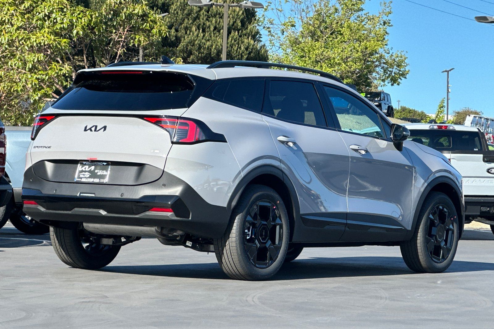 View vehicle photo 4
