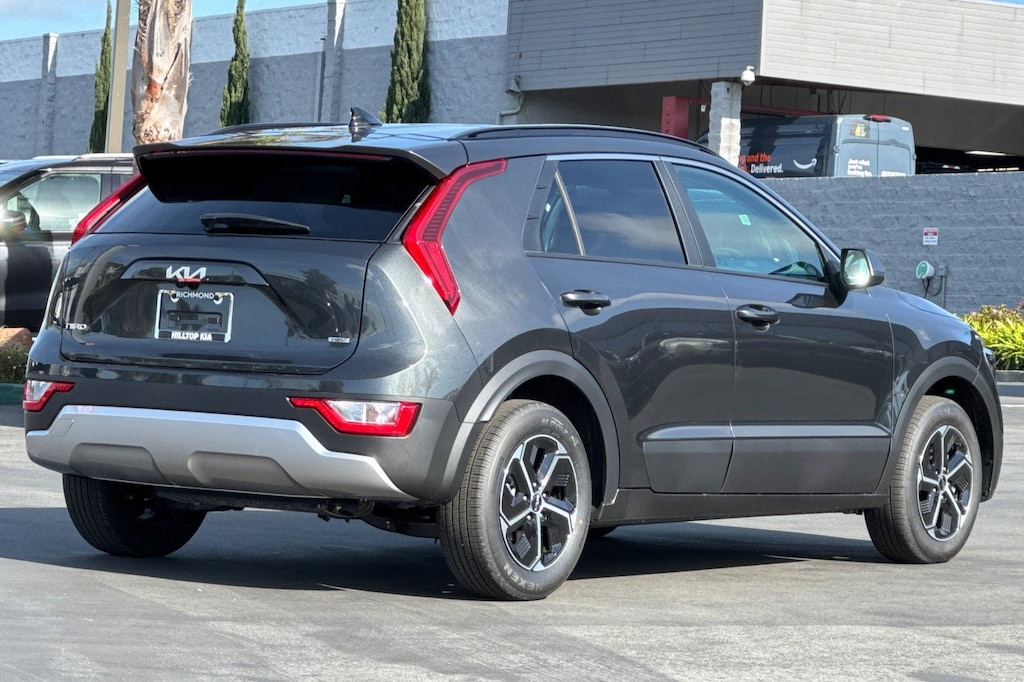 New 2025 Kia Niro LX SUV