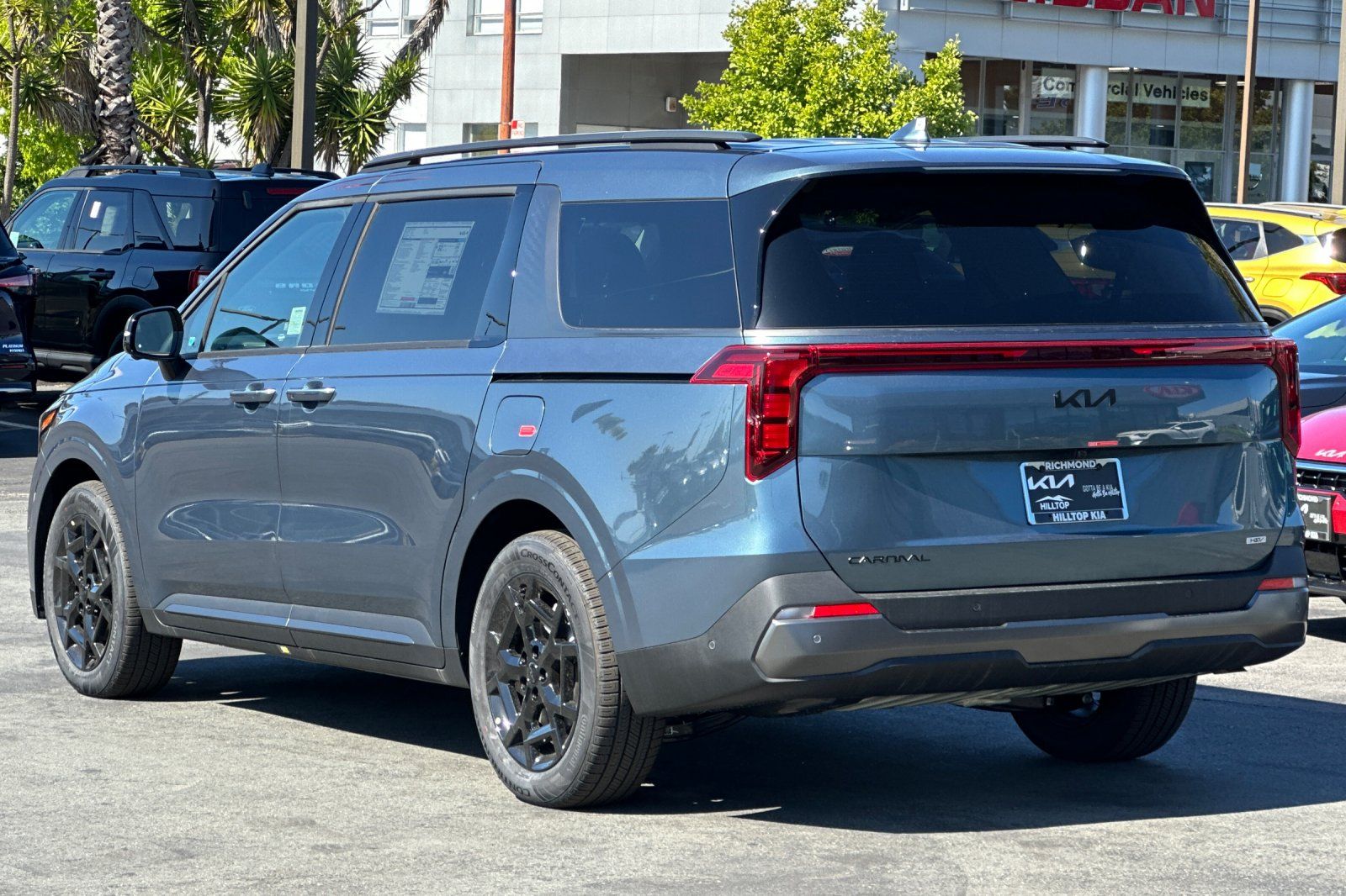 View vehicle photo 7