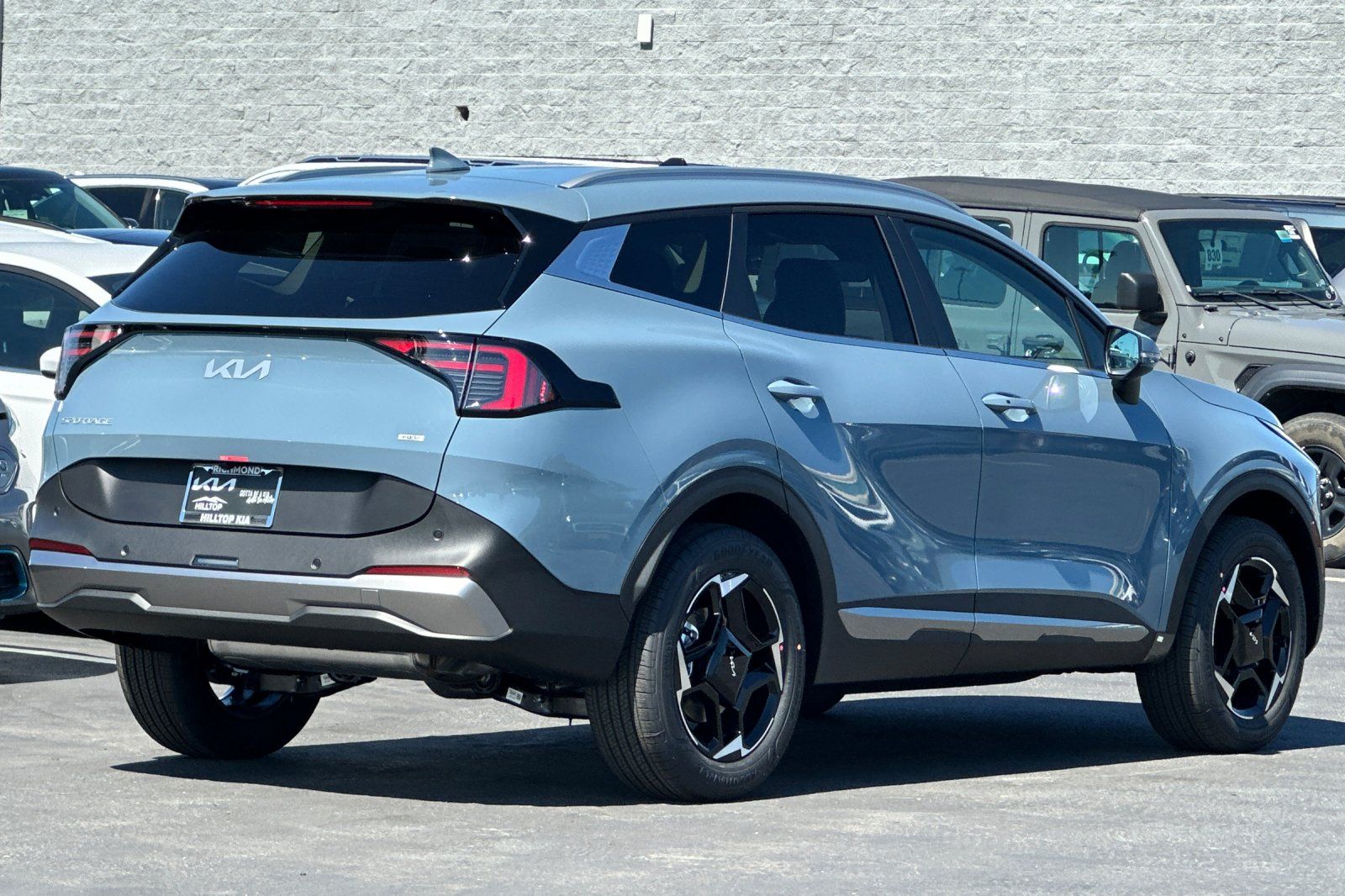 View vehicle photo 4