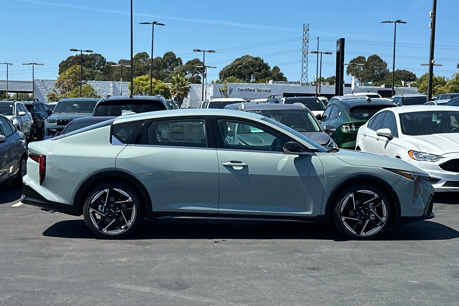View vehicle photo 3