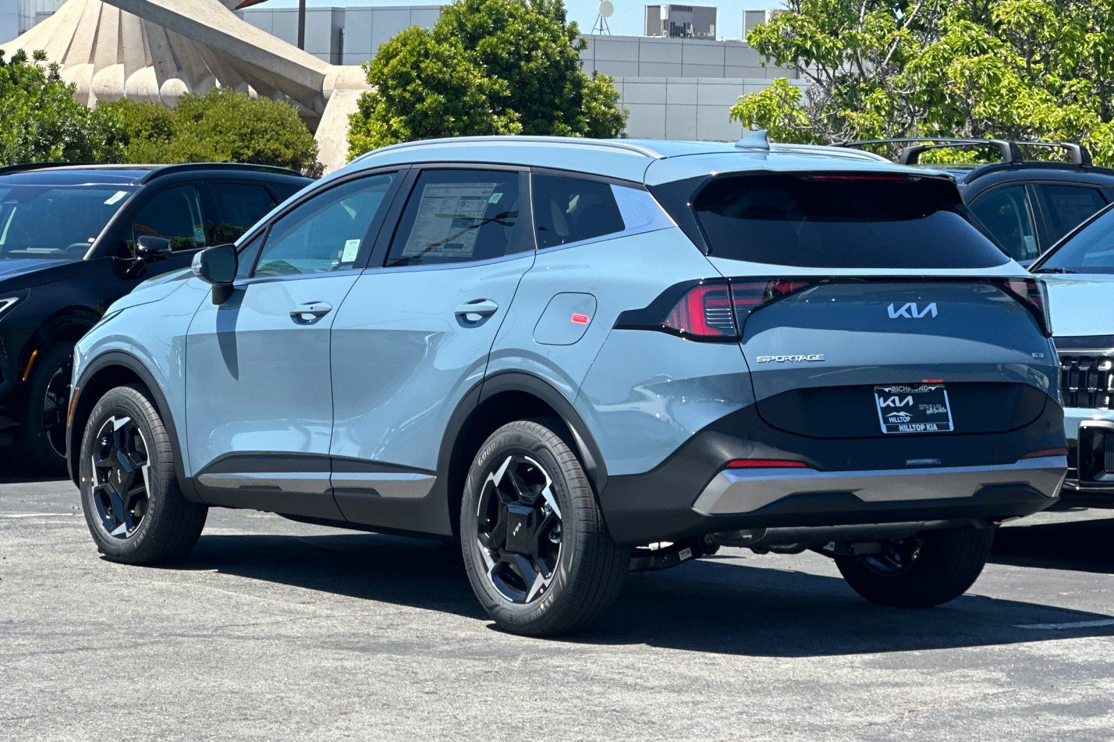 View vehicle photo 6