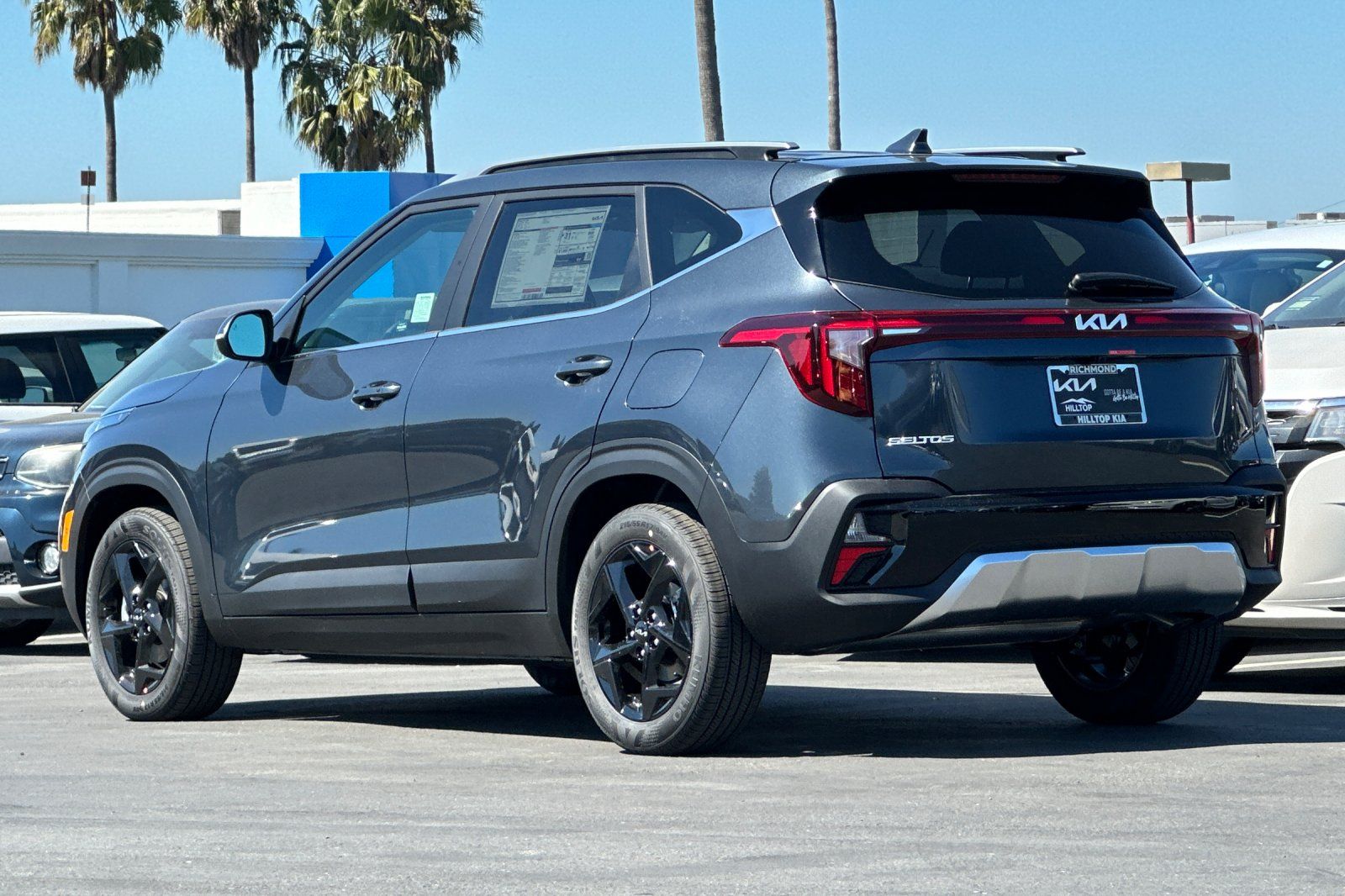 View vehicle photo 6