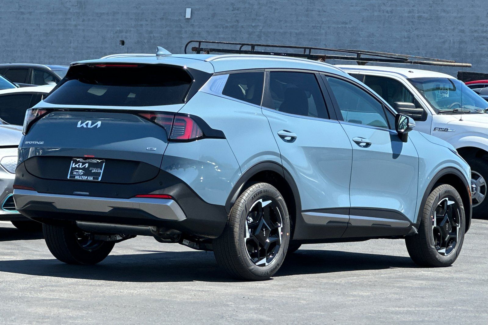 View vehicle photo 4