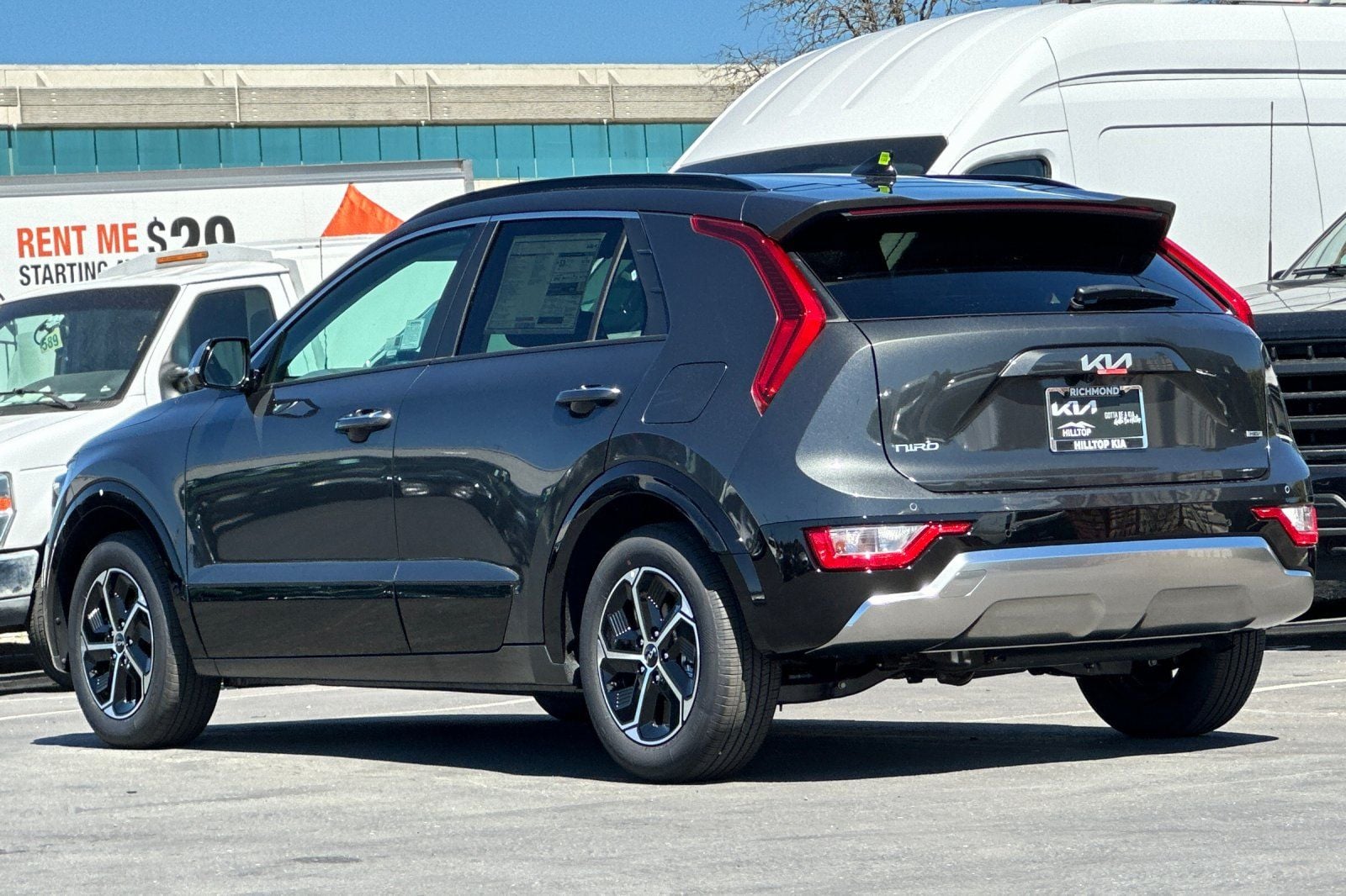 View vehicle photo 6