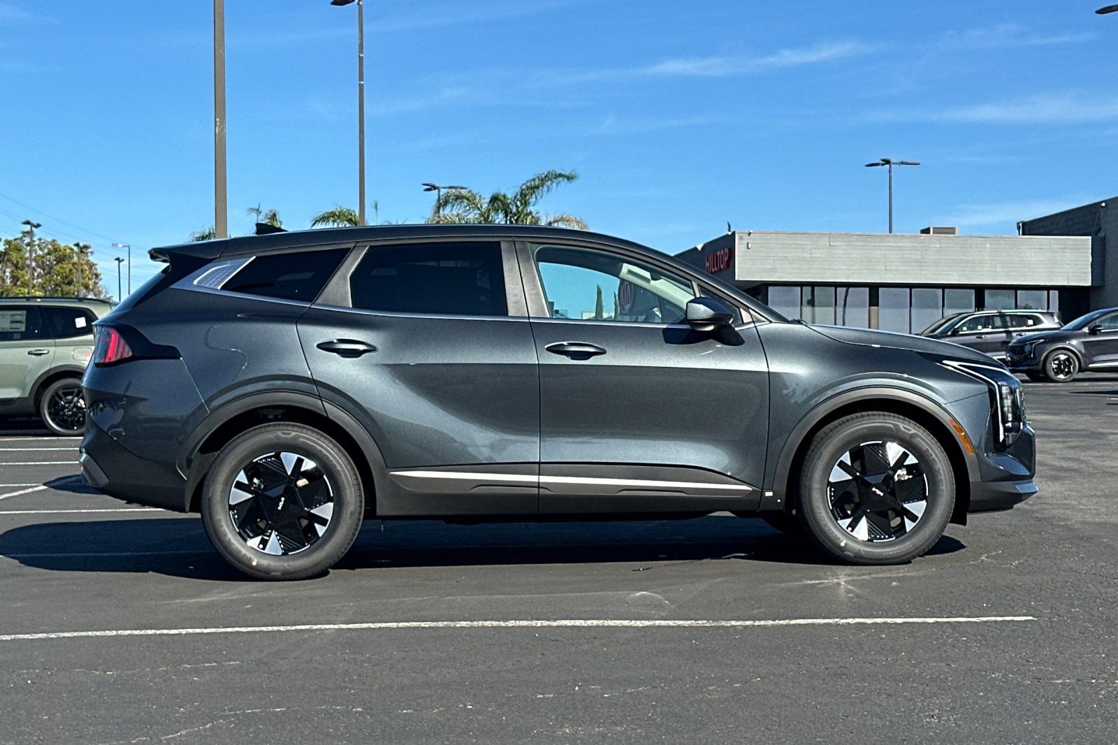 2026 Kia Sportage Hybrid LX photo 3