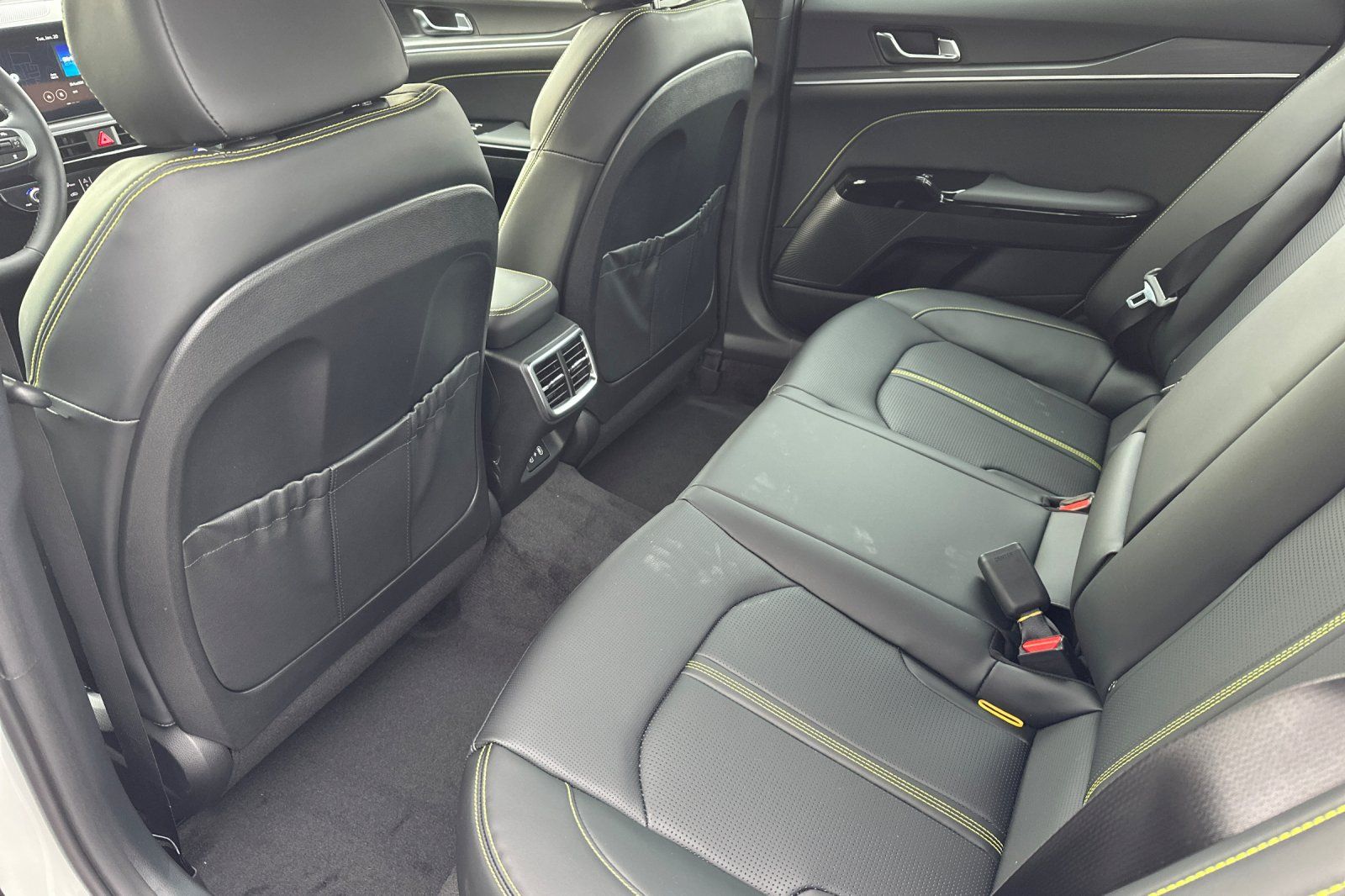 2026 Kia K5 GT - Photo 12