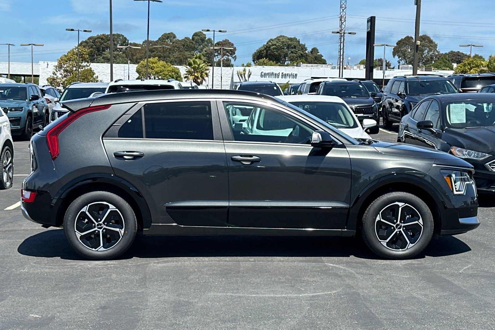 View vehicle photo 3