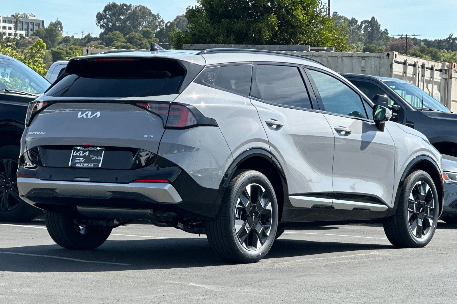 View vehicle photo 4