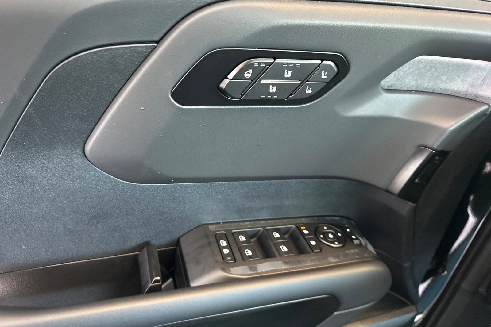 2027 Kia Telluride X-Pro SX - Photo 11