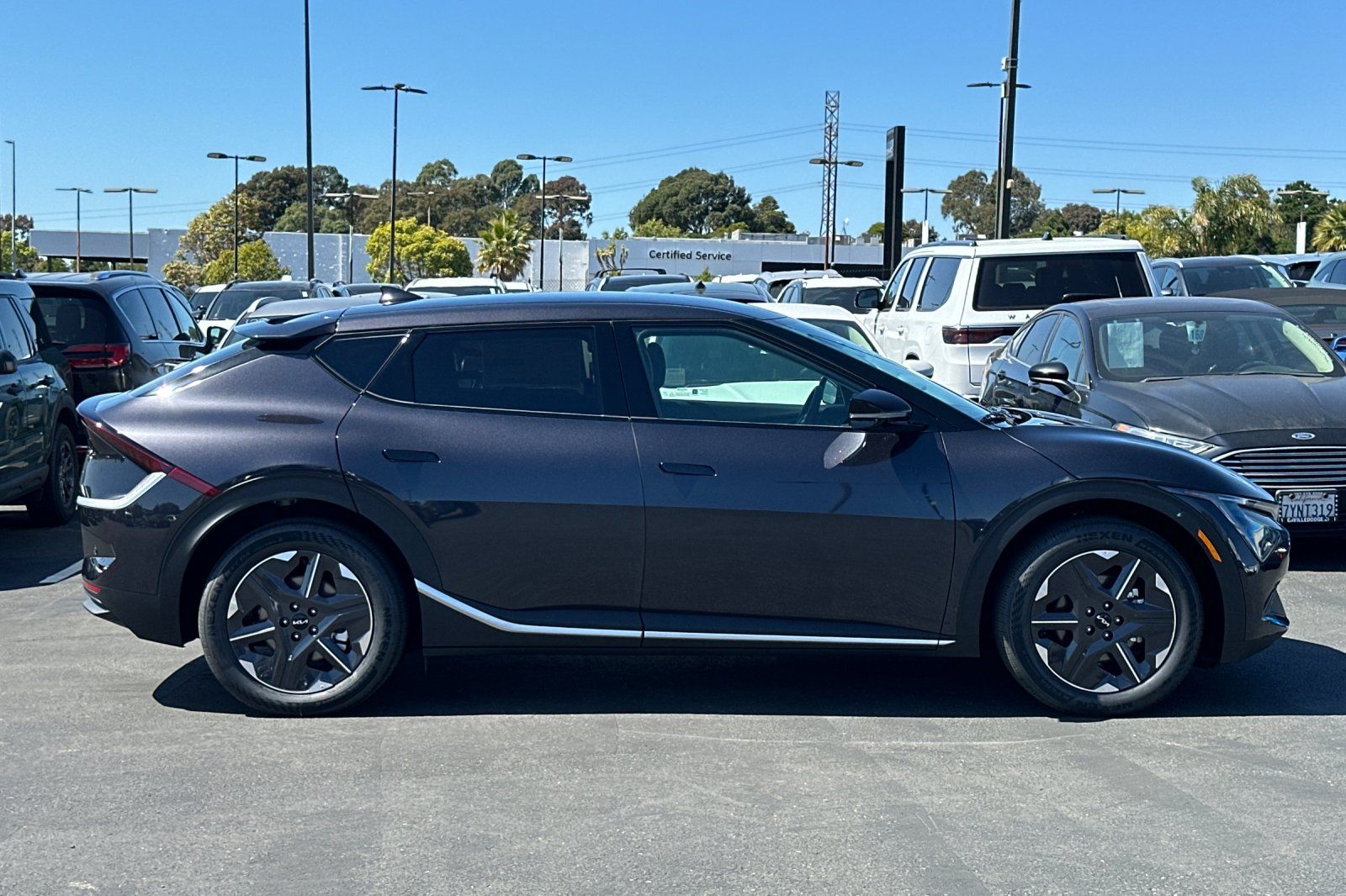 View vehicle photo 3
