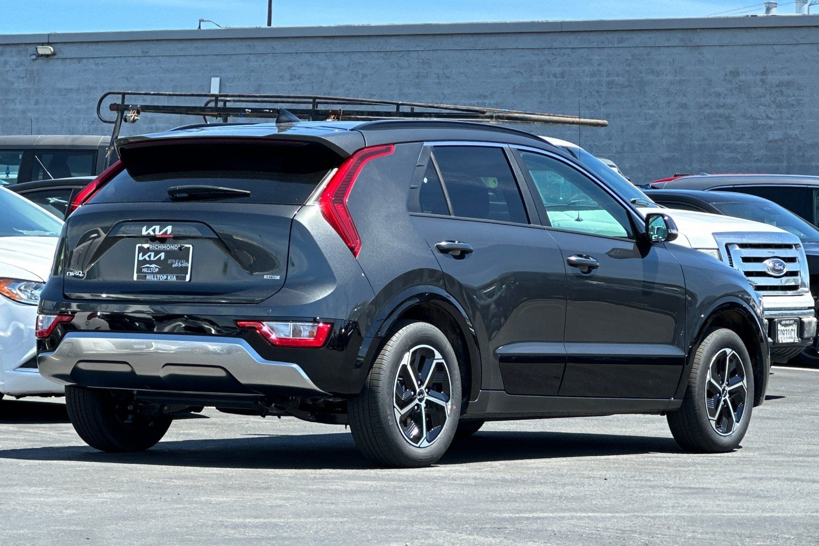 View vehicle photo 4