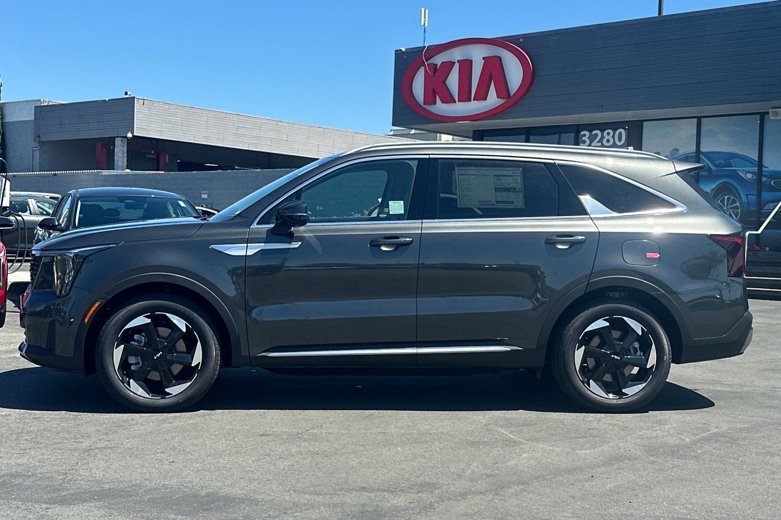 View vehicle photo 7