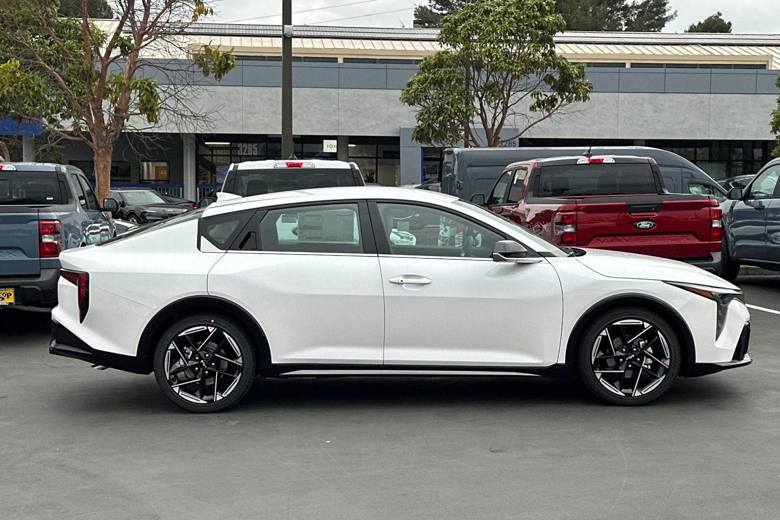 2026 Kia K4 GT-Line - Photo 3