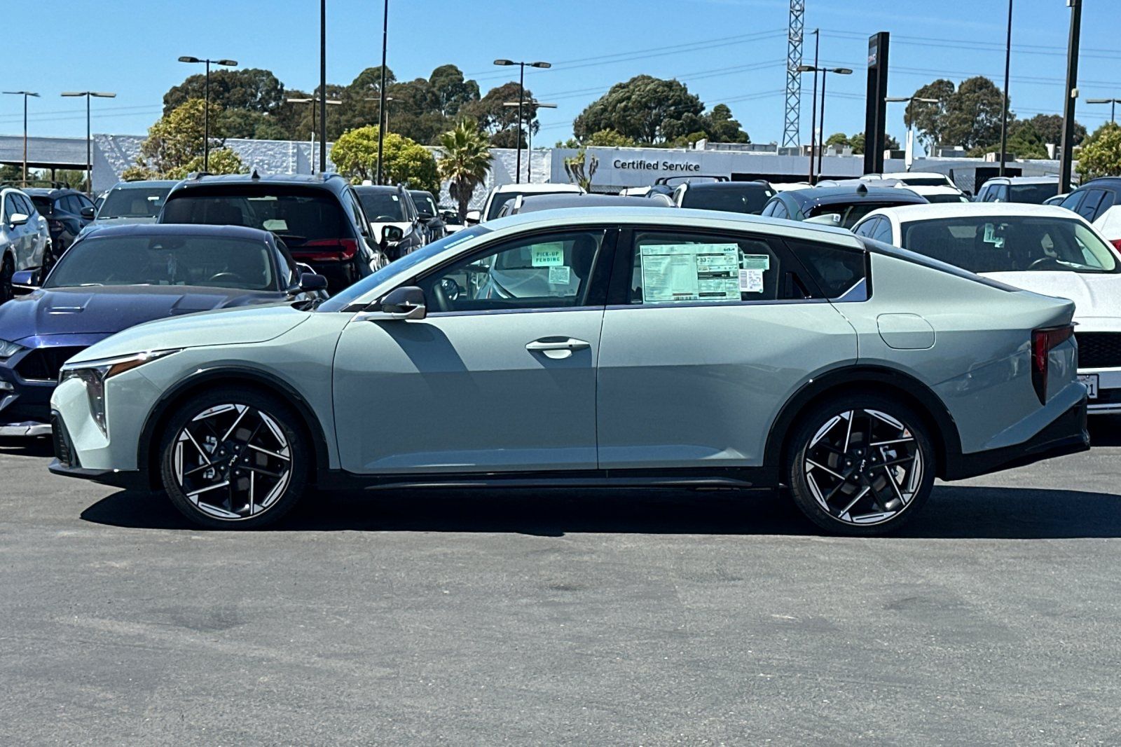 View vehicle photo 7