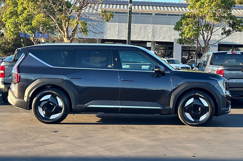 2026 Kia EV9 Wind photo 2
