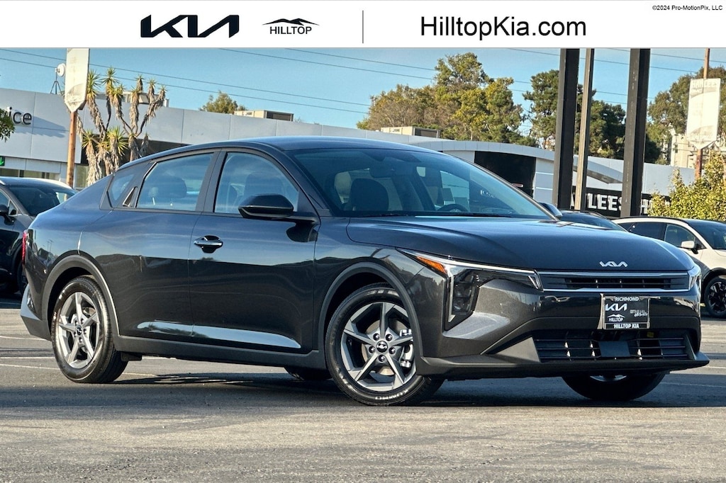 New 2025 Kia K4 LXS Sedan