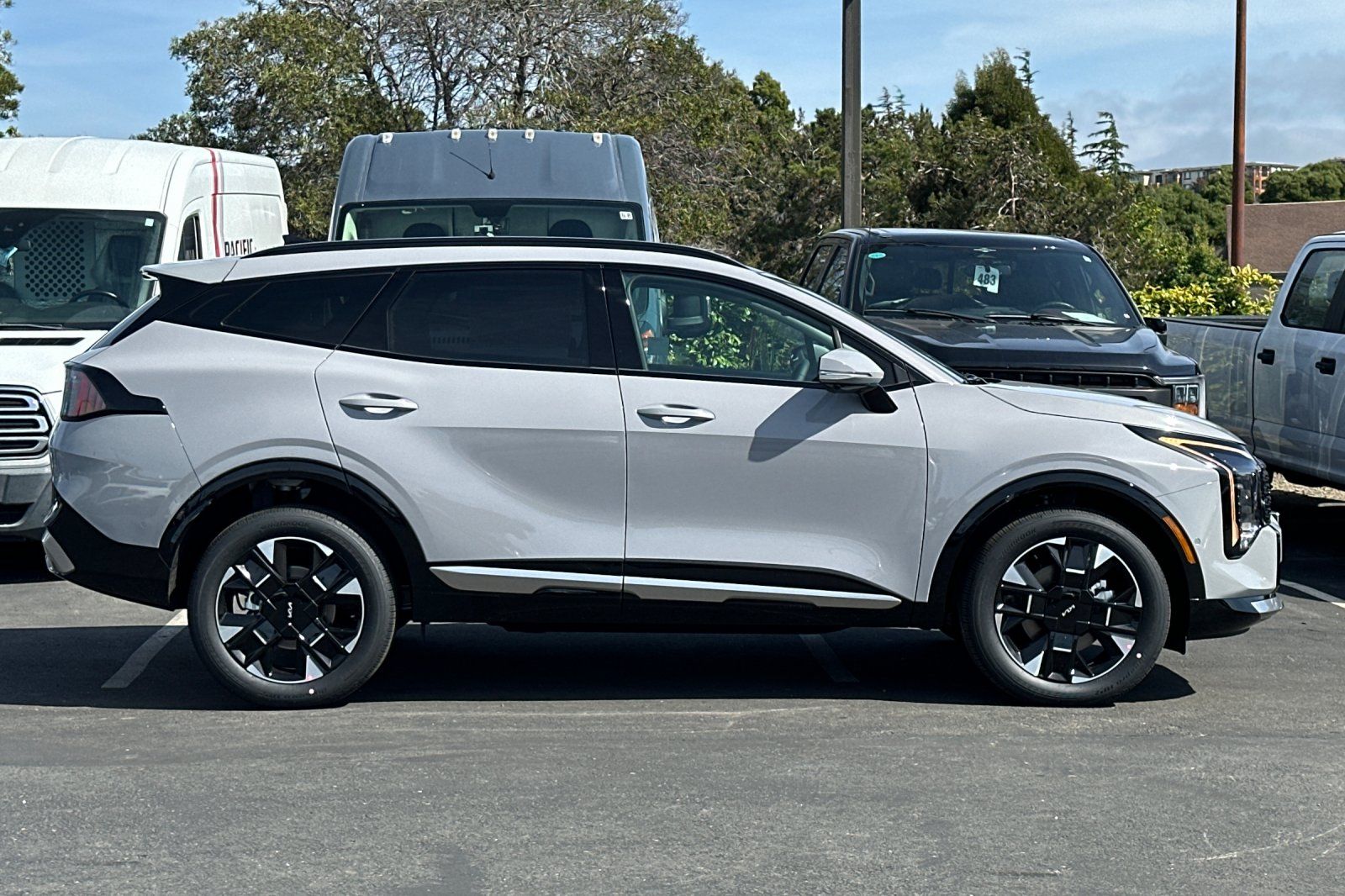 View vehicle photo 3