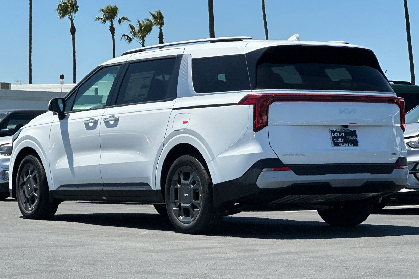 View vehicle photo 7