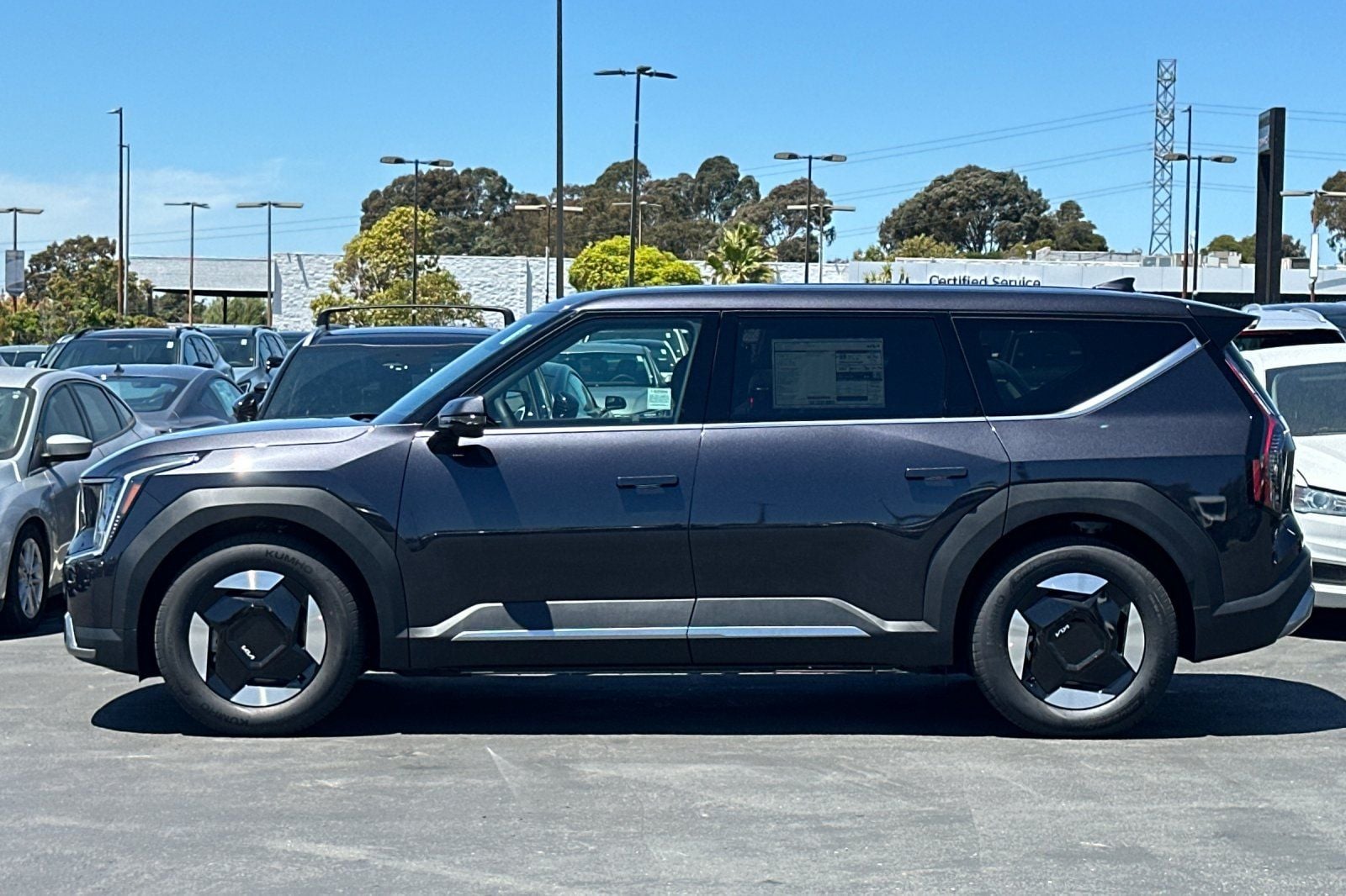 View vehicle photo 7