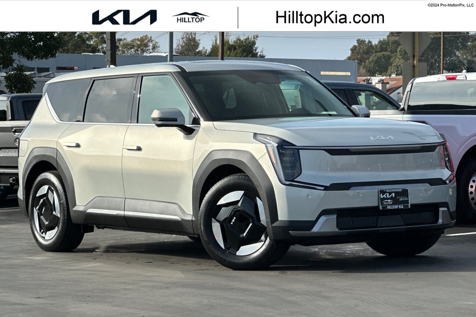 2026 Kia EV9 Light L/R's photo