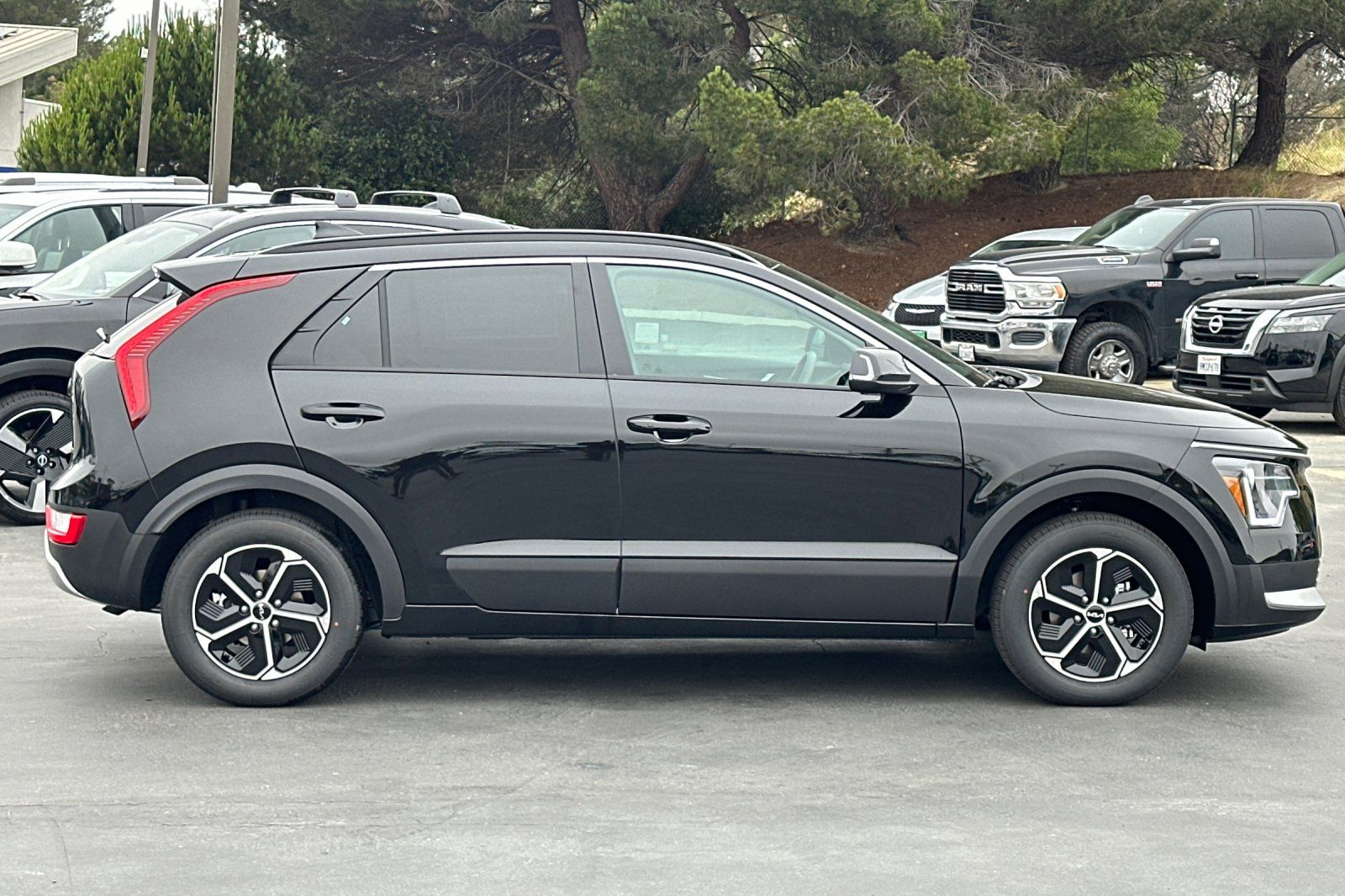 View vehicle photo 3