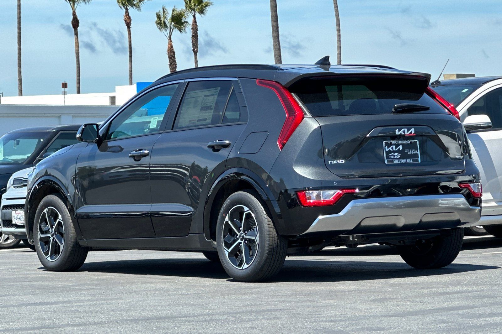 View vehicle photo 6