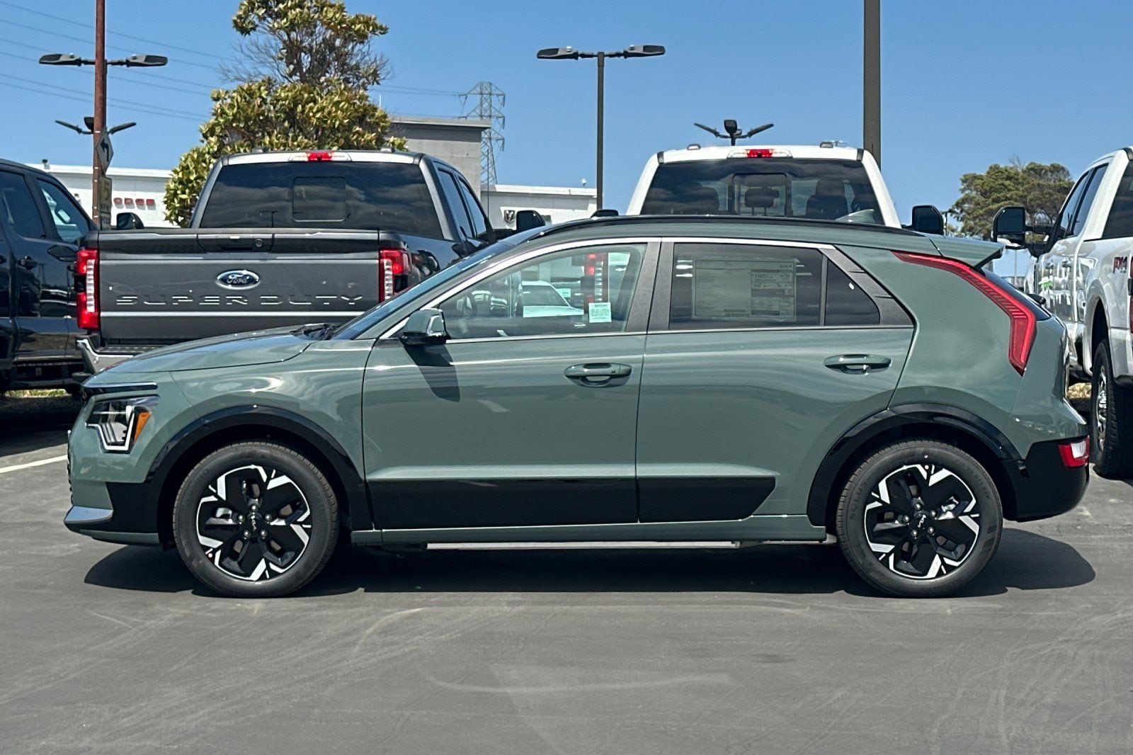 View vehicle photo 7