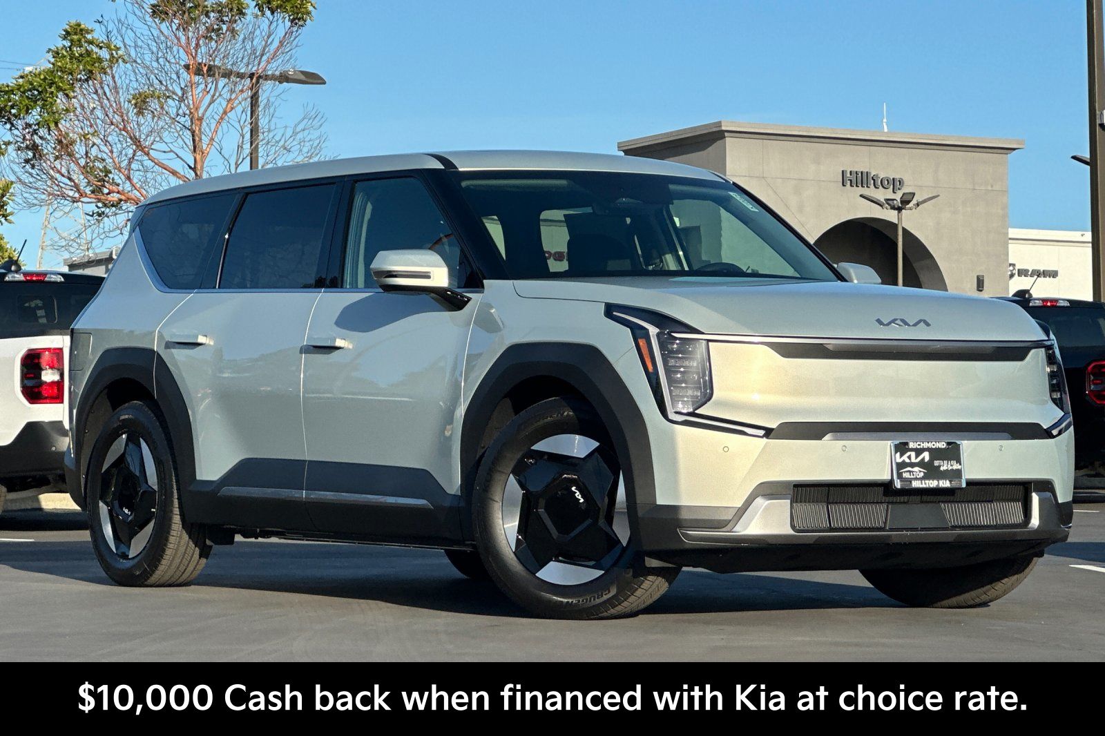 2026 Kia EV9 Light Long Range photo 2