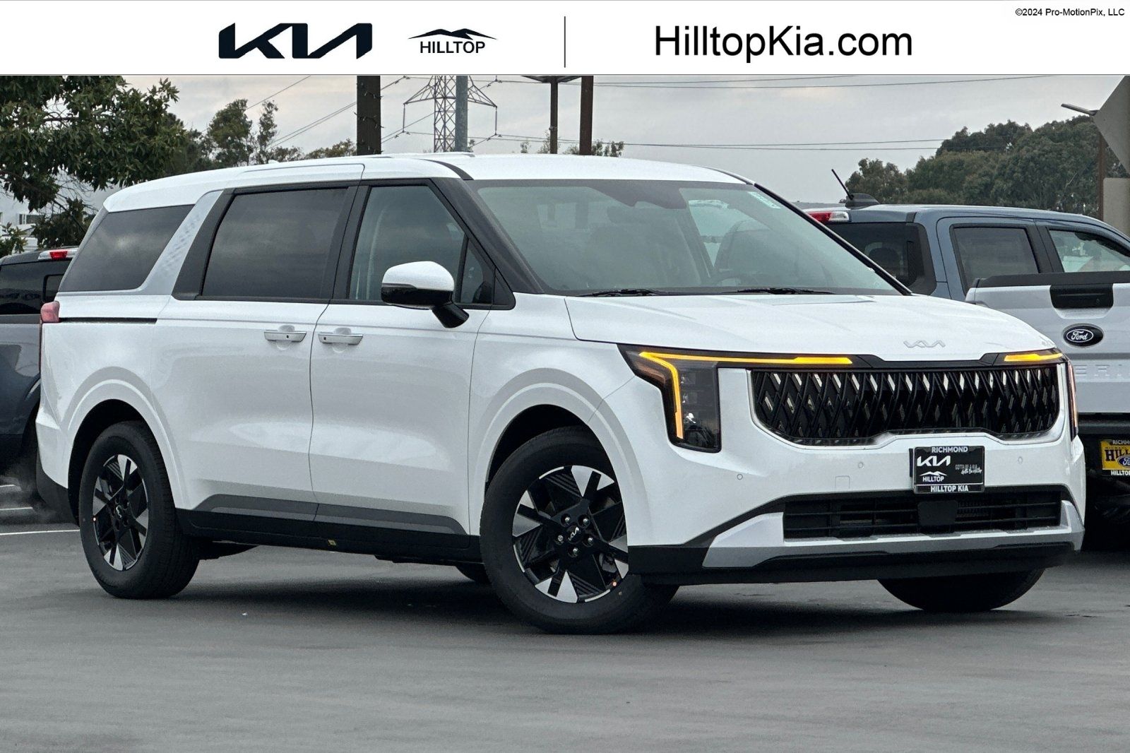 2026 Kia Carnival LXS's photo