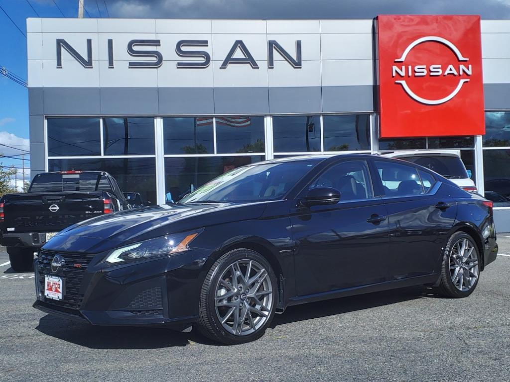 2023 Nissan Altima 2.0 SR Sedan 