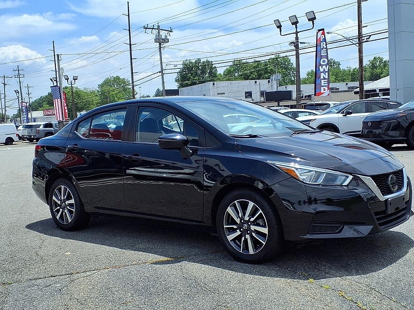 2021 Nissan Versa SV photo 3