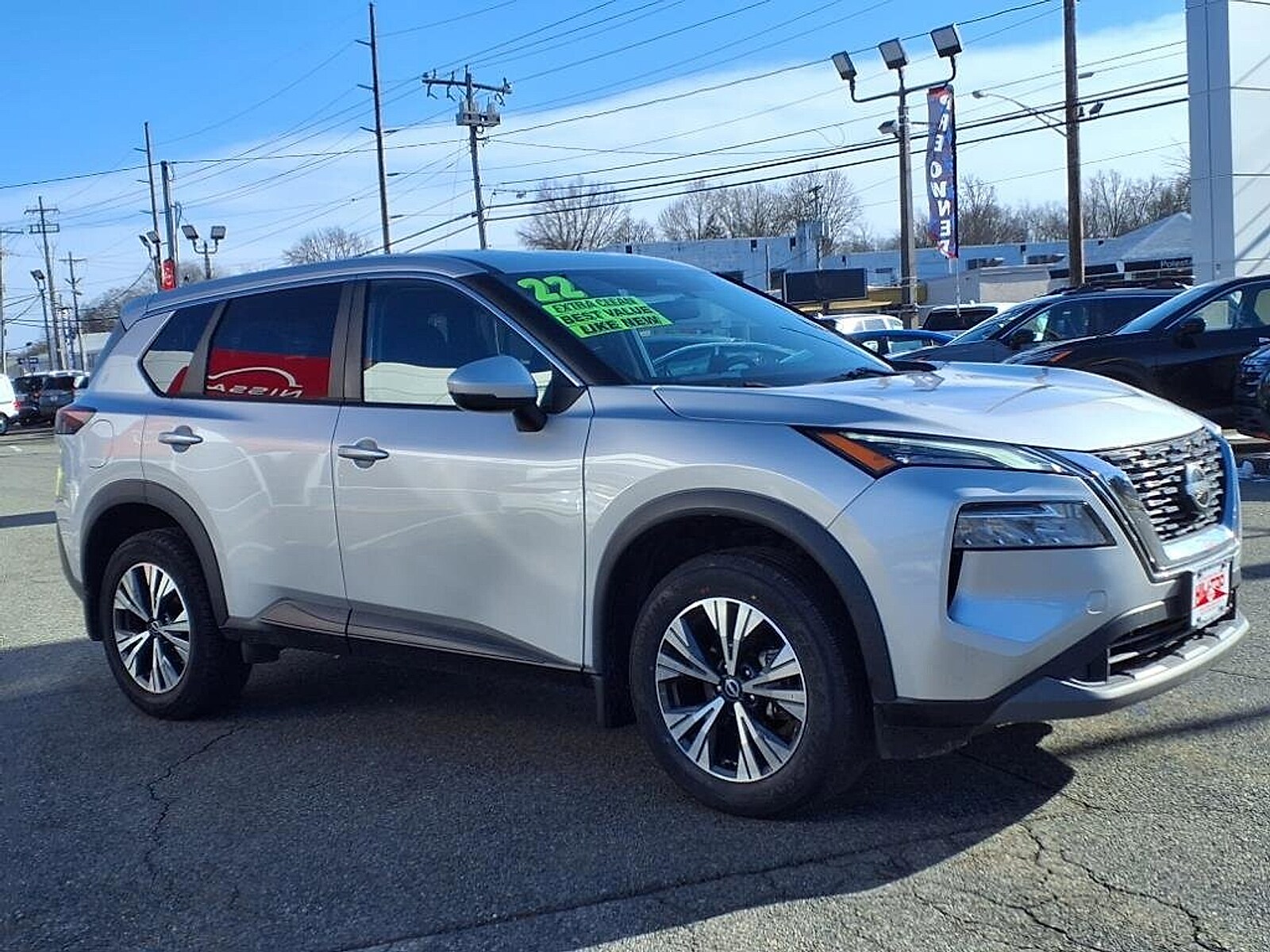 2022 Nissan Rogue SV photo 2