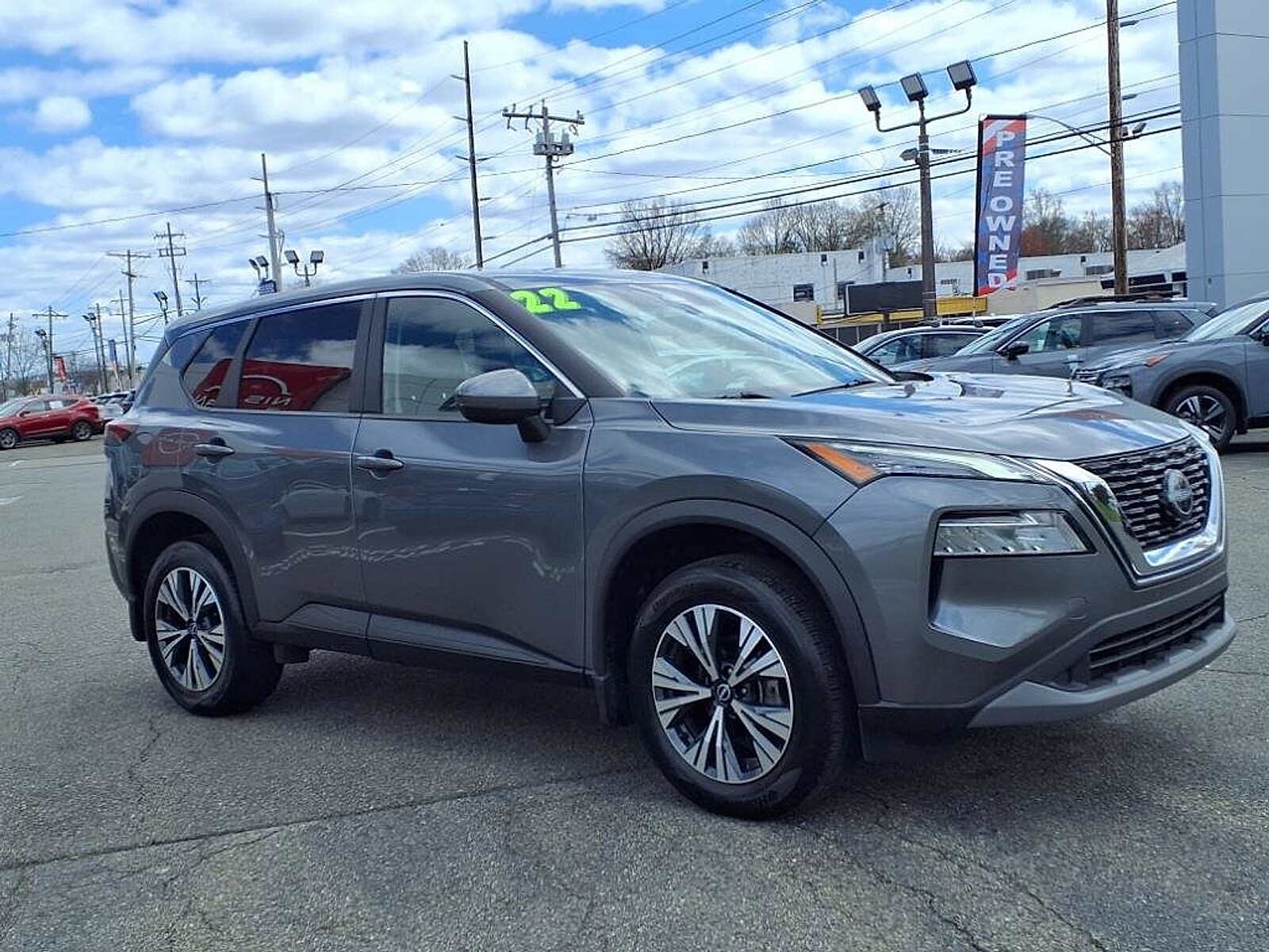 2022 Nissan Rogue SV photo 3