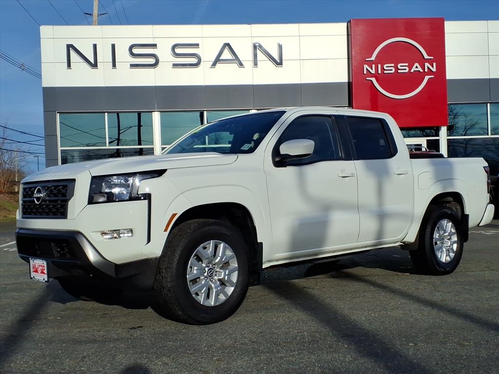 2022 Nissan Frontier SV's photo