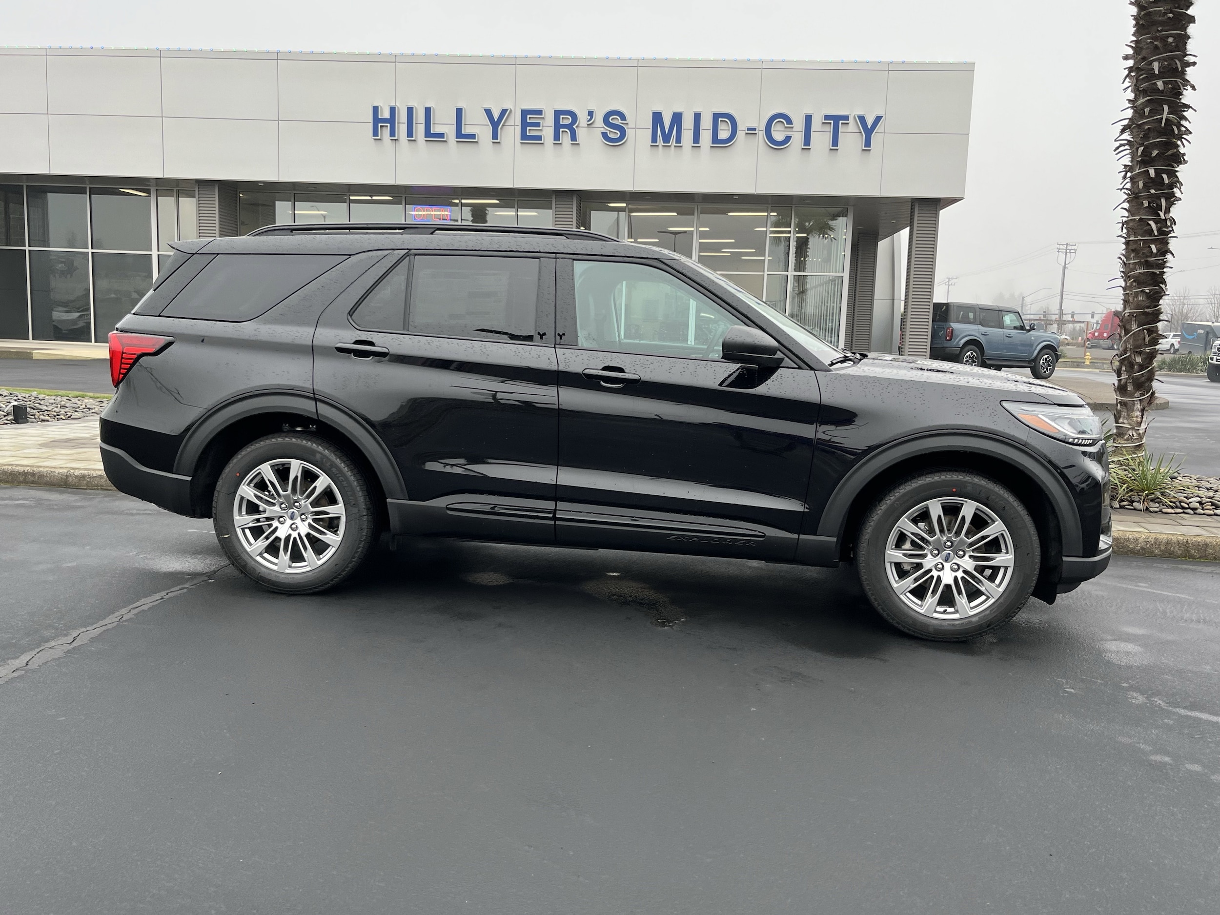 2026 Ford Explorer Active - Photo 2