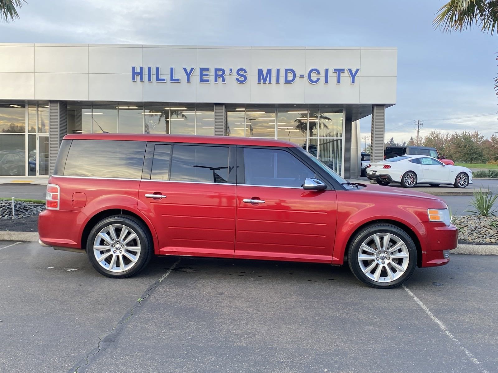 Used 2010 Ford Flex Limited with VIN 2FMHK6DT7ABA79585 for sale in Woodburn, OR