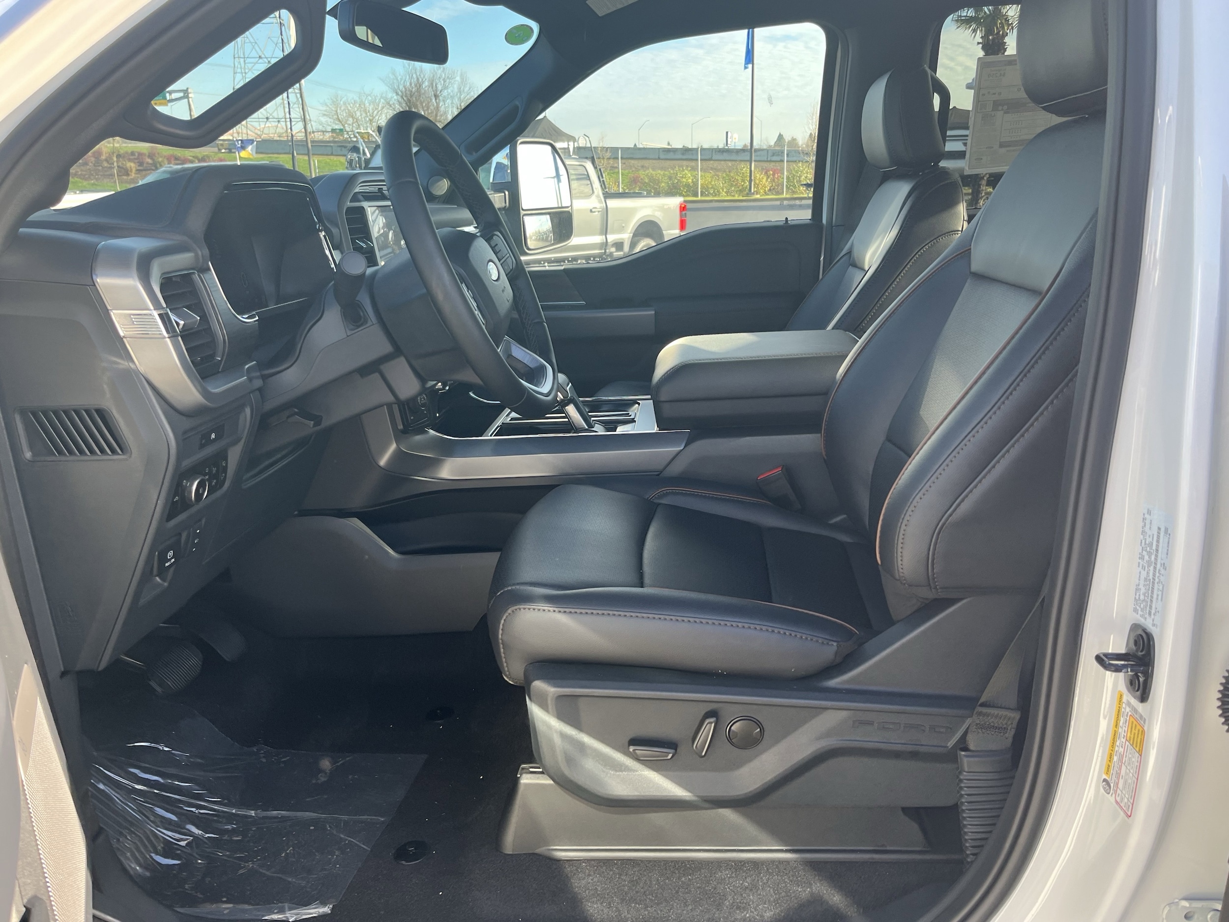 2025 Ford F-150 Lariat - Photo 9