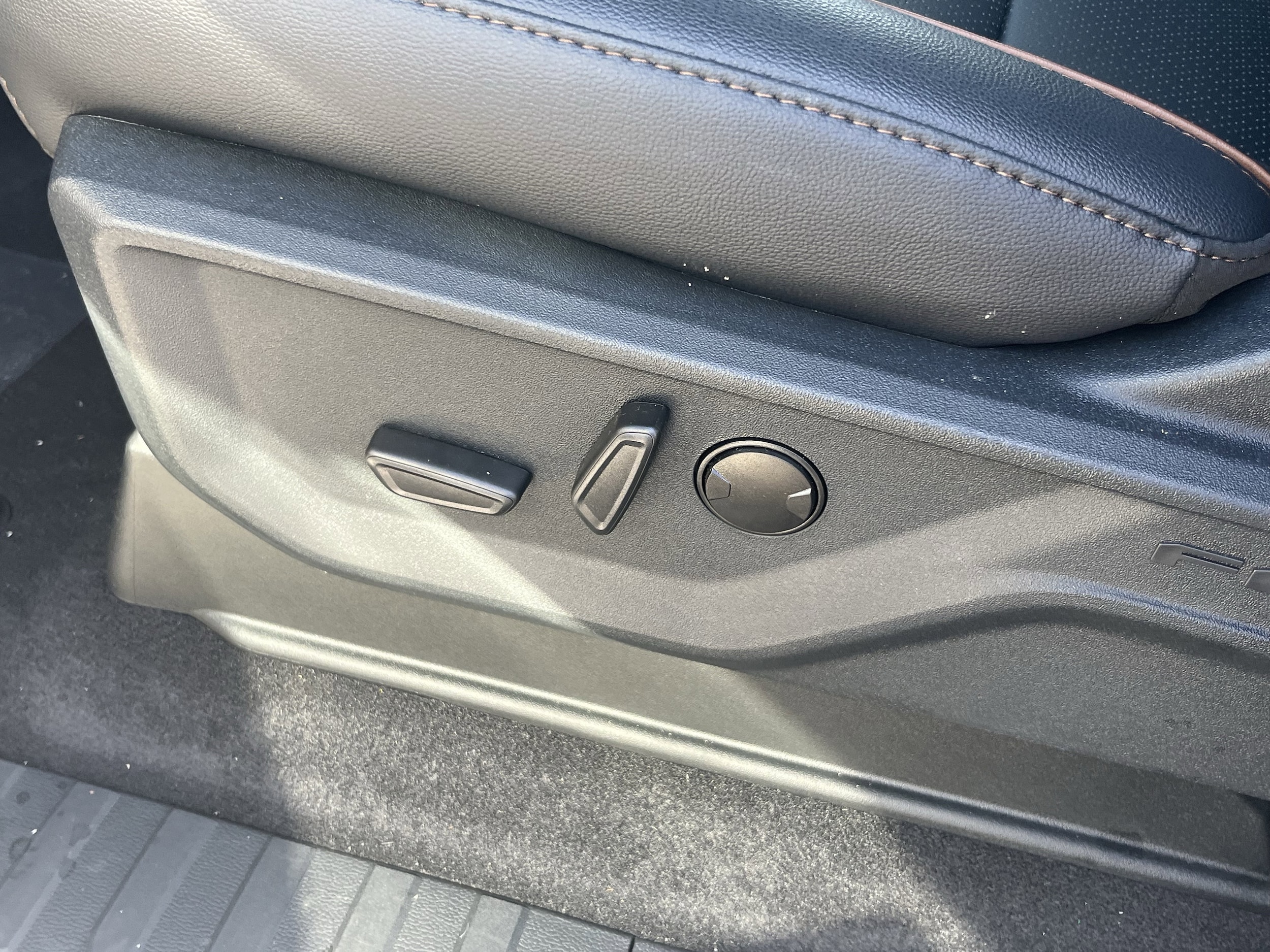 2025 Ford F-150 Lariat - Photo 15